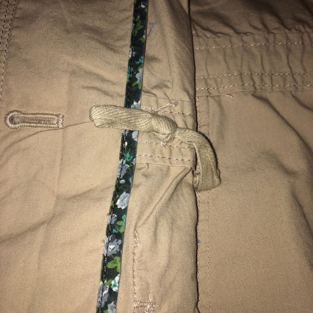 Button Up Top - Picture 8 of 8